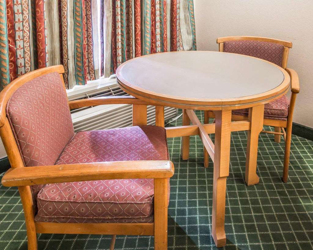 Econo Lodge Pooler - Savannah I-95 Интериор снимка