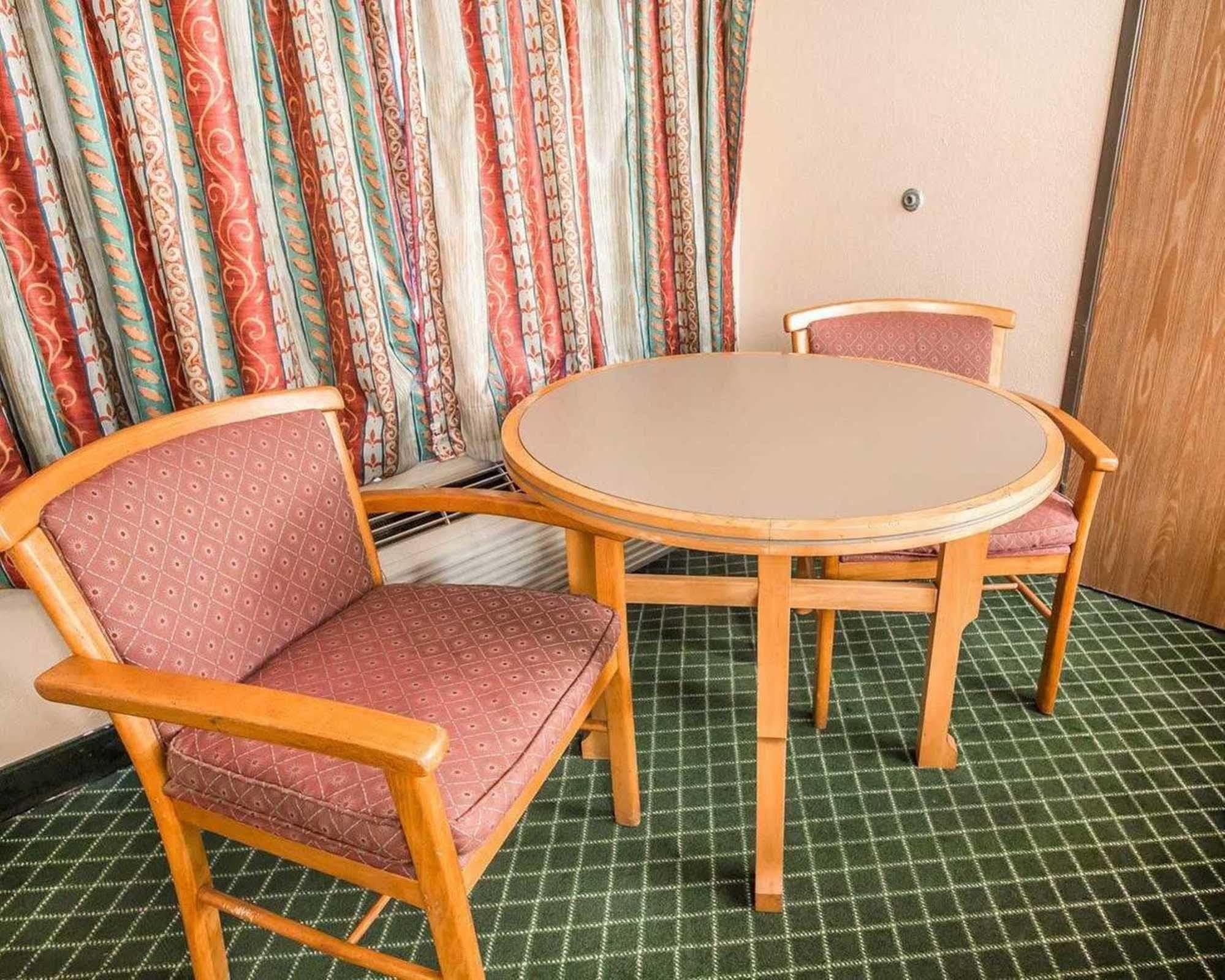 Econo Lodge Pooler - Savannah I-95 Екстериор снимка