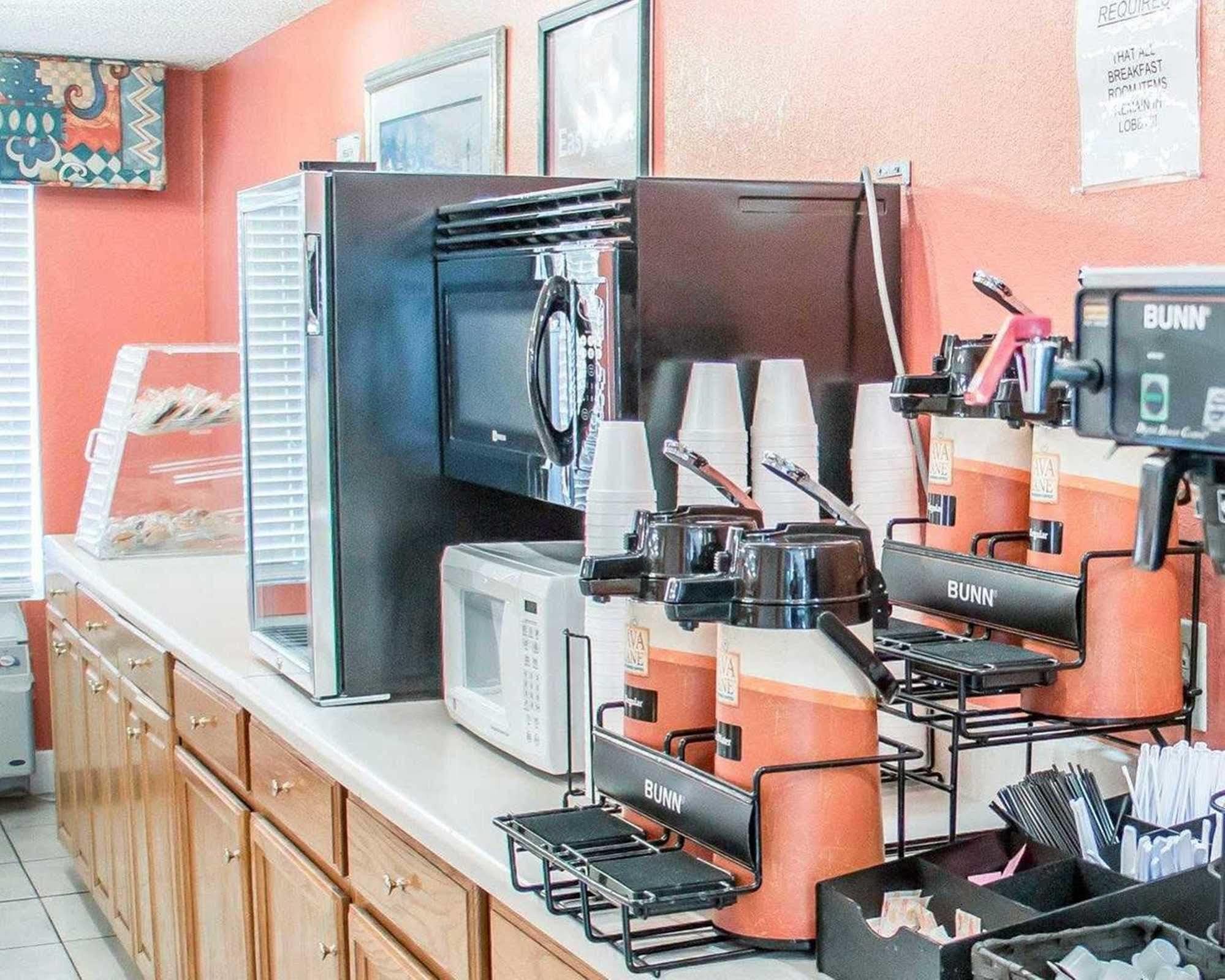 Econo Lodge Pooler - Savannah I-95 Екстериор снимка